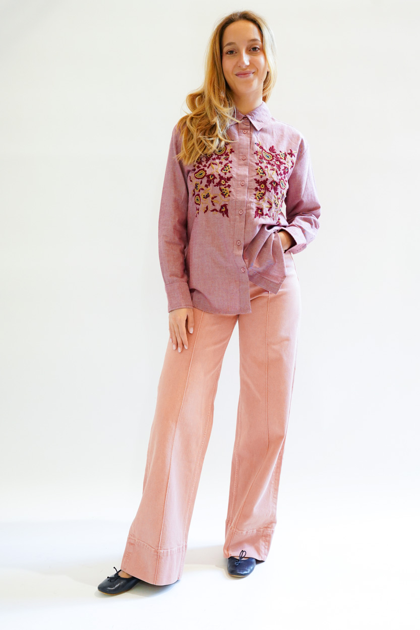 Camicia ominile con grande ricamo